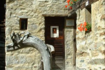 Museo Casa Walser, Fontana e Ingresso (Ft. ePublic)