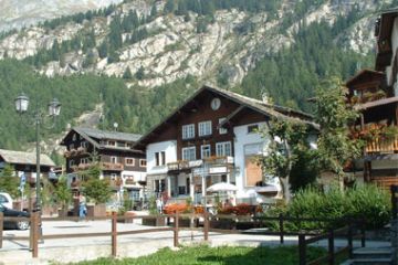 Piazza Municipio - Frazione Staffa (Ft. ePublic)